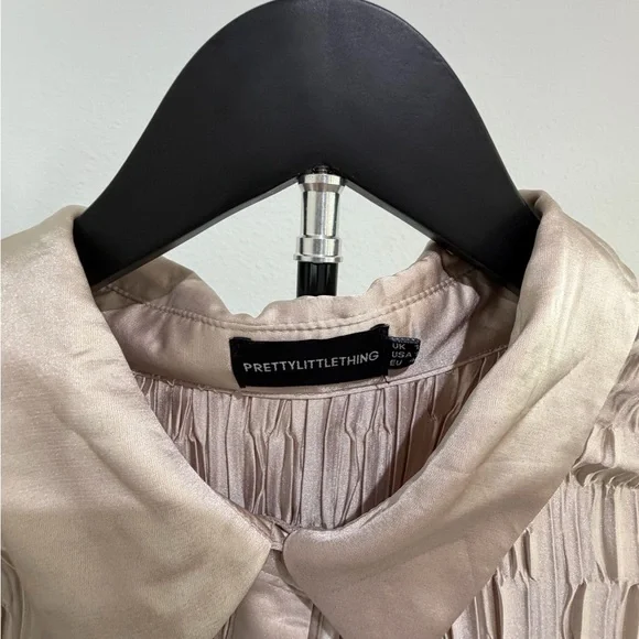 PrettyLittleThing Pleated Satin Shirt in Taupe - Picture 3 of 3